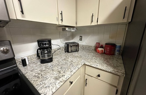 Florida Central Atlantic Coast Casa | Blocks a way to Universal Studios. Full Single Family with pool, and amenities.
