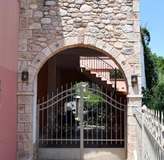 Mystras Casa | Blue and Green Guesthouse