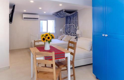 Attiki Apartamento | Blue And White Apartment VIPGreece