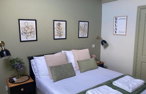 Clyst St Mary Casa | Blue Ball Inn, Sandygate, Exeter