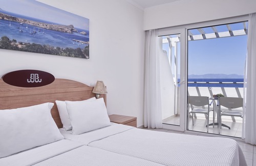 Petaloudes Complejo | Blue Bay Hotel