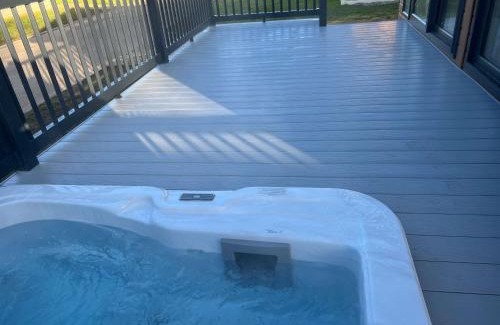 Malton Casa | Blue Bell Lodge with Hot Tub Malton