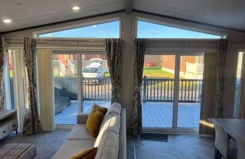 Malton Casa | Blue Bell Lodge with Hot Tub Malton