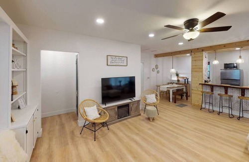 Wichita Casa | Blue Bungalow - Bright and Beautiful! King Bed! Walk to Wesley!