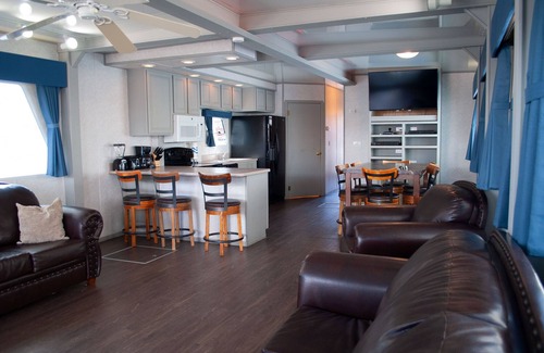 Page Alquiler De Eote | Blue Getaway Lux Houseboat on Lake Powell