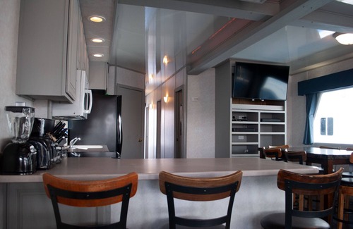 Page Alquiler De Eote | Blue Getaway Lux Houseboat on Lake Powell