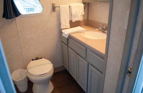 Page Alquiler De Eote | Blue Getaway Lux Houseboat on Lake Powell