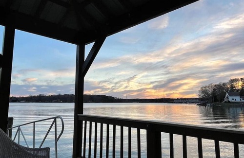 Lake Norman of Catawba Casa | Blue Heron Main House