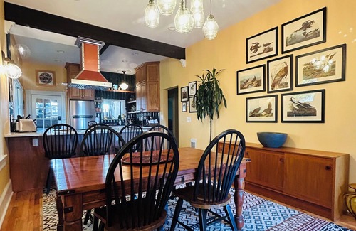 Columbia City Apartamento | Blue Heron Manor: Historic charm centrally located