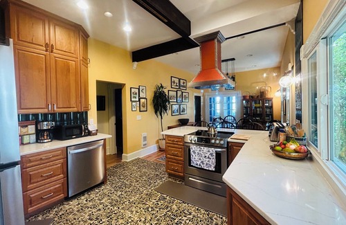 Columbia City Apartamento | Blue Heron Manor: Historic charm centrally located