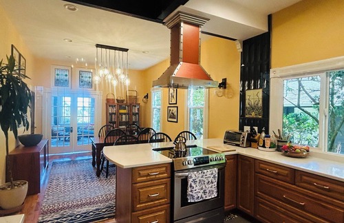 Columbia City Apartamento | Blue Heron Manor: Historic charm centrally located