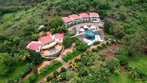 Ambavna Hotel | Blue horiizon valley retreat