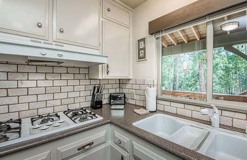 Shaver Lake Cabina | Blue Jay Cabin - Location Goals + Tub Time