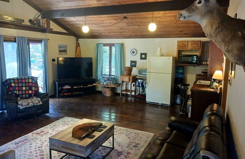 Queen Casa | Blue Knob Adventure Cabin Hike, Bike & Ski