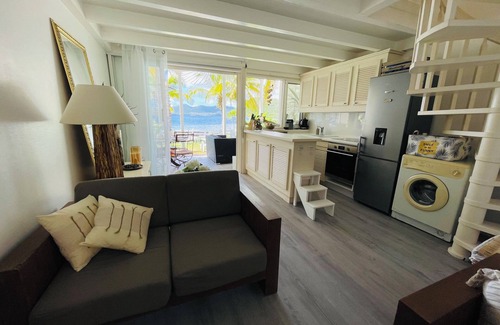 Malendure Casa | Blue Lagoon, Cottage feet in the water