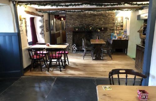 Lewdown Hotel | Blue Lion Inn