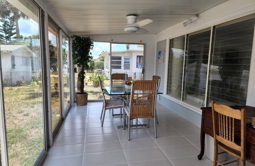 Seabreeze Park Casa | Blue Mermaid Cozy Magical Beach Retreat - Just Steps to the Beach