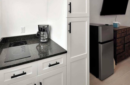 Daytona Beach Shores Hotel | Blue Mist Motel - Room #4