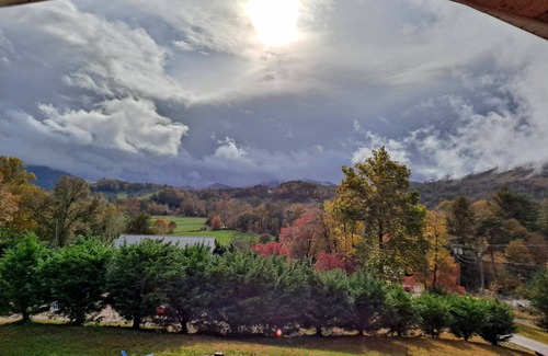 Cherokee Casa | Blue Mountain Cottage near Deep Creek Campground