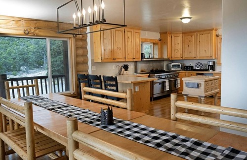 Newcastle Casa | Blue Mountain Ranch: 7 Bedrooms, Sleeps 20