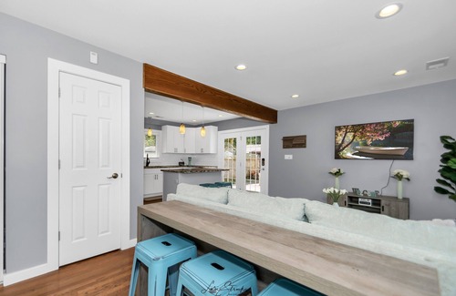 Villa Park Casa | Blue Oasis- cozy modern ranch near everything.