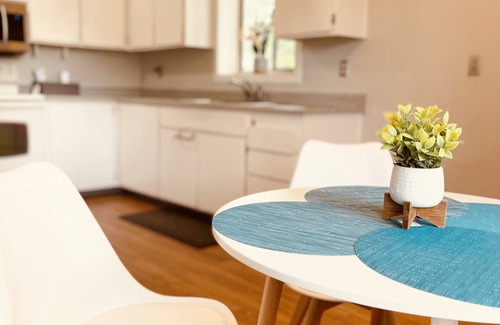 Lathrop Casa | Blue Oasis right off the Freeway I5!