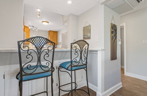 Mississippi City Casa | *Blue Palm Townhome* w/ Gulf view / Walk to beach/seafood
