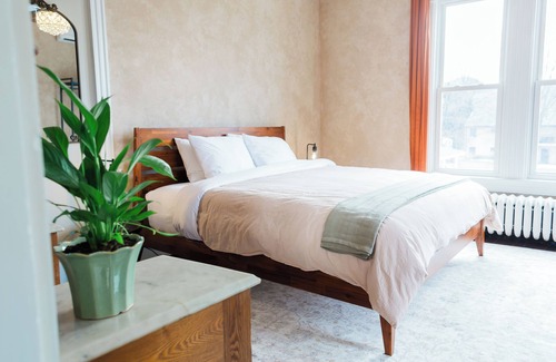 Buena Vista Cama Y Desayuno | Blue Ridge Abbey Bed & Breakfast