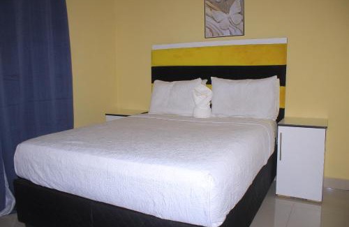 Kasane Cama Y Desayuno | Blue Ridge Escape Guest House