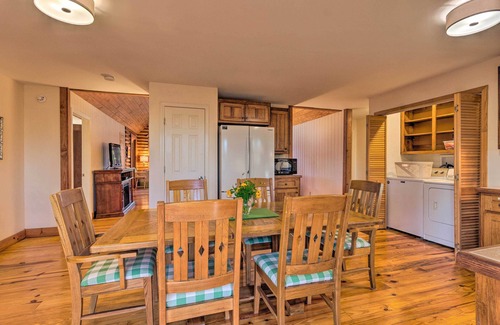 Travelers Rest Cabina | Blue Ridge Mtn Cabin Near Hiking & Biking Trails!