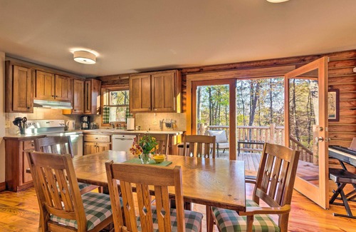 Travelers Rest Cabina | Blue Ridge Mtn Cabin Near Hiking & Biking Trails!