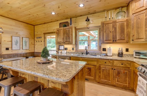 Epworth Cabina | Blue Ridge Vacation Rental w/ Deck & Game Room!