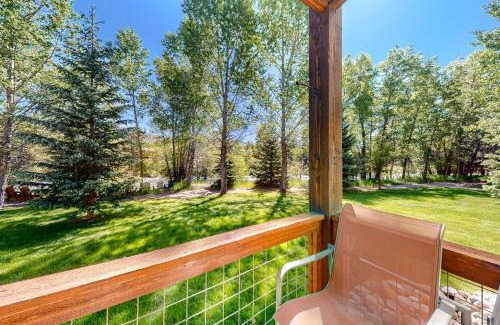 Willow Grove Apartamento | Blue River Bliss