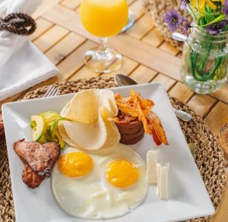 Antoneys Cay Hotel | Blue Roatan Resort