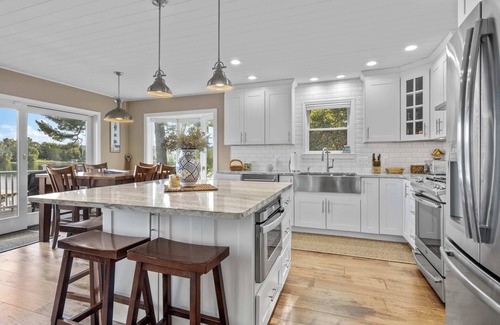 Alden Casa | Blue Sky Clam Cottage | Waterfront | Clam Lake