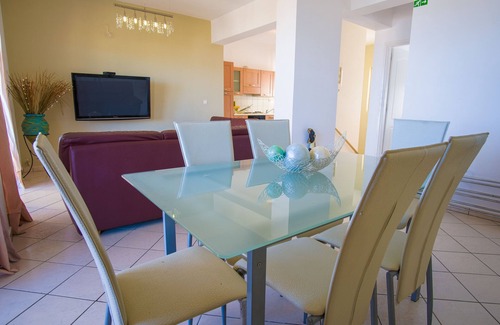 Kato Stalos Hotel | Blue Villas