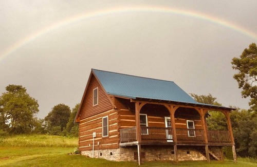 Vesta Cabina | Blue Willow Cabin, high up on the hill with180 degree views.