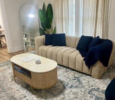 Vollintine-Evergreen Casa | Bluebell Bliss Midtown Retreat - 4mi to Downtown