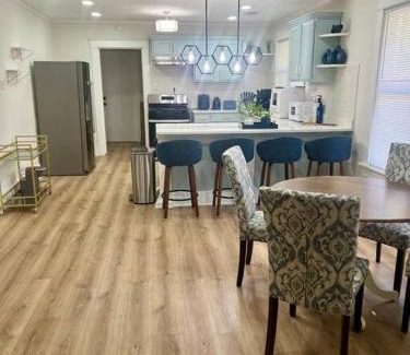 Vollintine-Evergreen Casa | Bluebell Bliss Midtown Retreat - 4mi to Downtown
