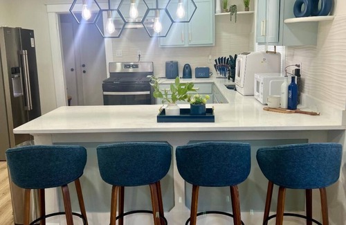 Vollintine-Evergreen Casa | Bluebell Bliss - Midtown Retreat- 4mi to Downtown
