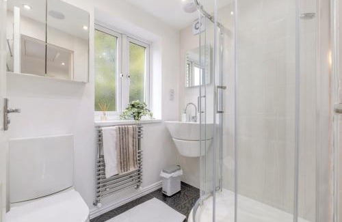 Peterborough Casa | Bluebell House - Sleeps 5 - Garden - Parking