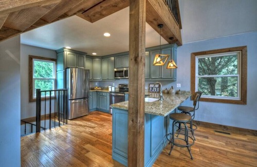 Blue Ridge Casa | Blueberry Ridge| Book 2 nights, stay 3 nights!