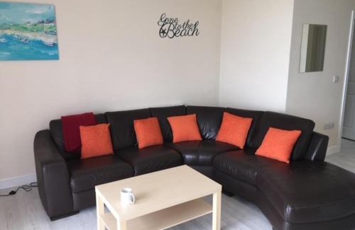 Pendine Apartamento | Bluebird 2-Bed Apt Sleeps 4 in Carmarthenshire