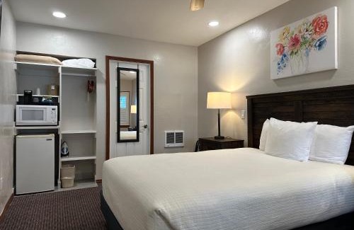 Cambria Hotel | Bluebird Inn