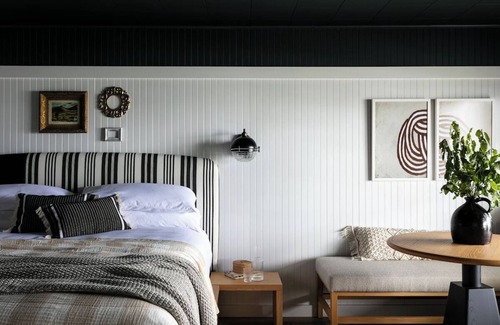 Ocean Point Hotel | Bluebird Ocean Point Inn | King | Seasonal Outdoor Pool + Private Beach