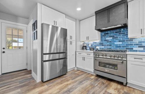 Fredericksburg Casa | BlueBonnet Bungalow - Hot Tub & Fire Pit