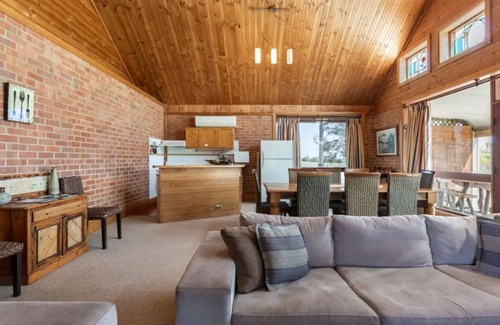 Lovedale Chalet De Esquí | Bluebush Estate - The Chalet - Stunning Country Views - Sleeps 10