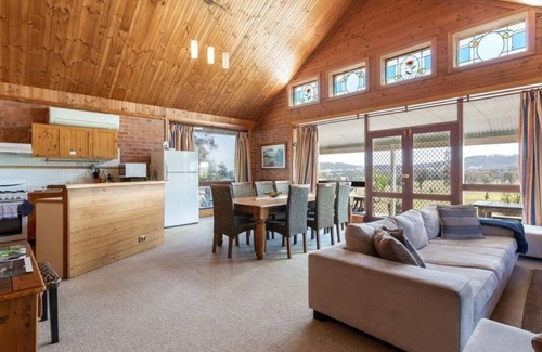 Lovedale Chalet De Esquí | Bluebush Estate - The Chalet - Stunning Country Views - Sleeps 10