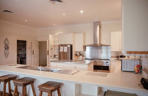 Lovedale Casa | Bluebush Estate - The Country House - Stunning Country Charm, Gardens & Sunsets