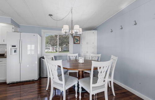 Waterford Cabaña | Bluegill Cottage- Summer at the Lake – Swim, Kayak, and Make Memories!